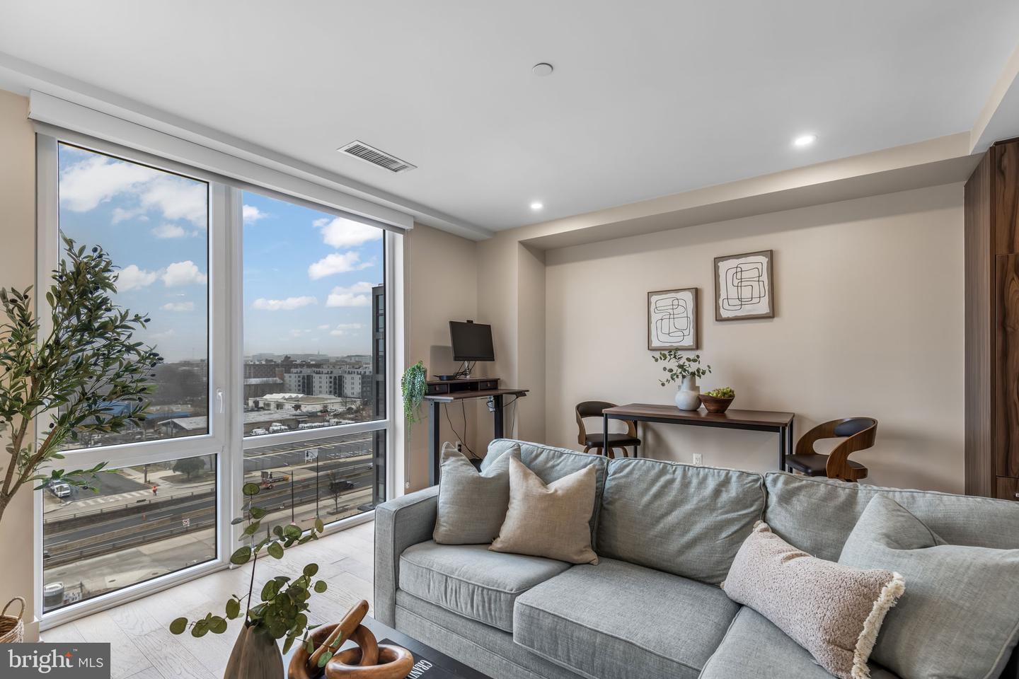 37 L Street SE #803, Washington