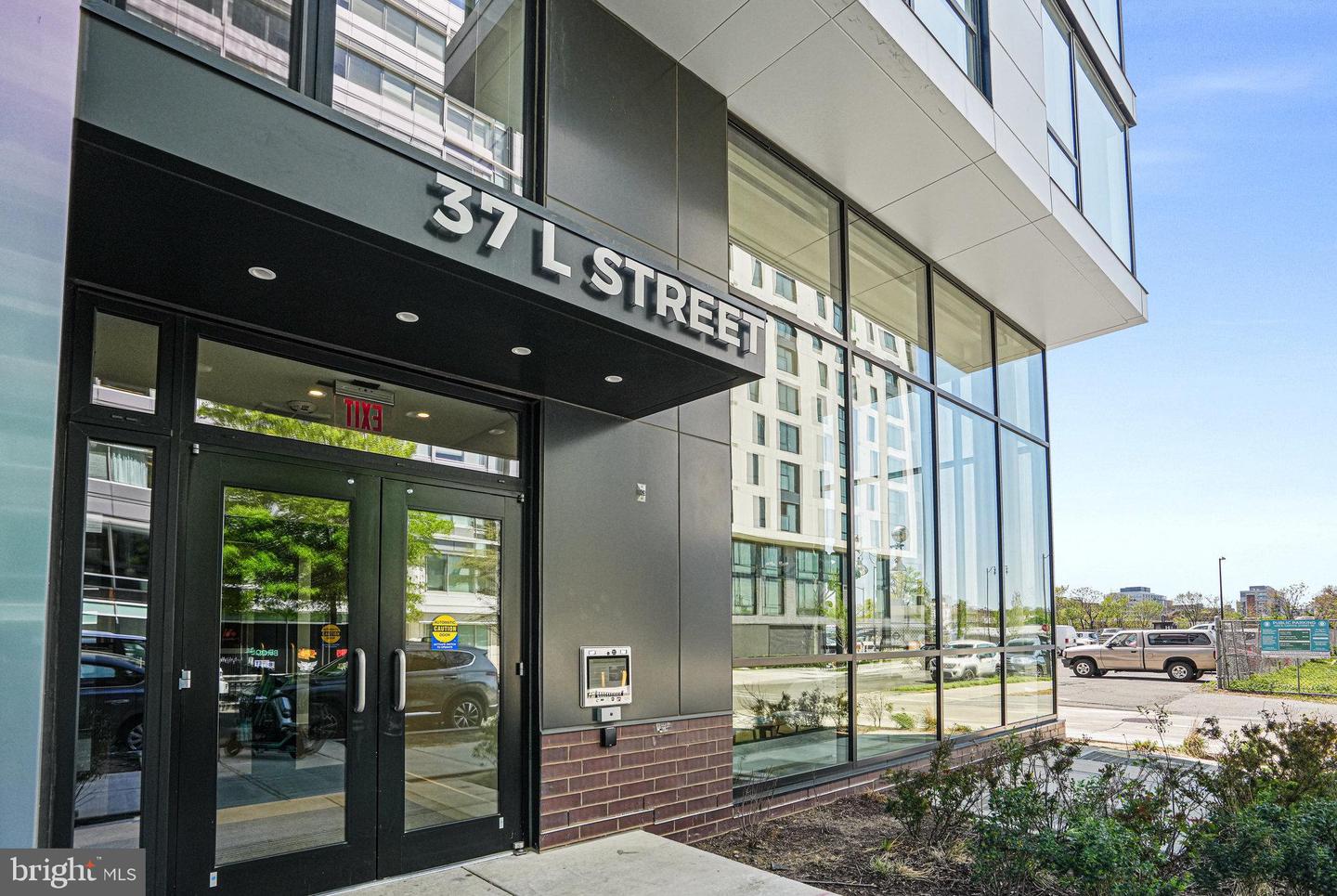 37 L Street SE #101