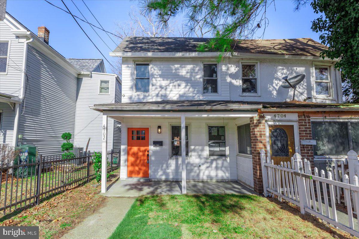 4702 Meade Street NE, Washington