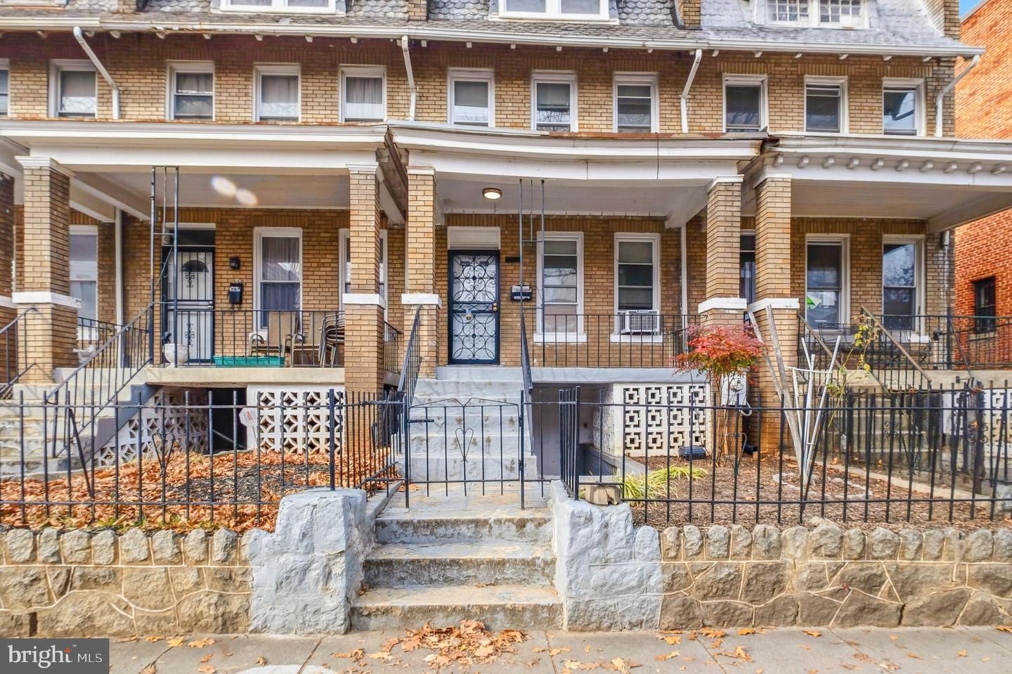 237 15th Street SE