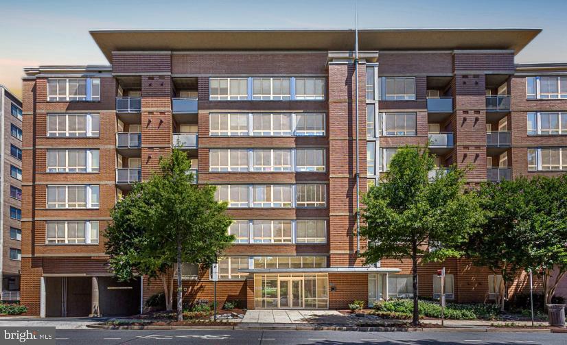 355 I Street SW #601, Washington