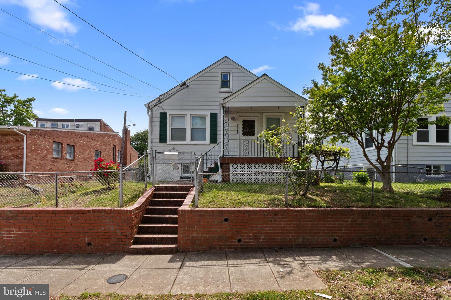 5515 Jay Street NE