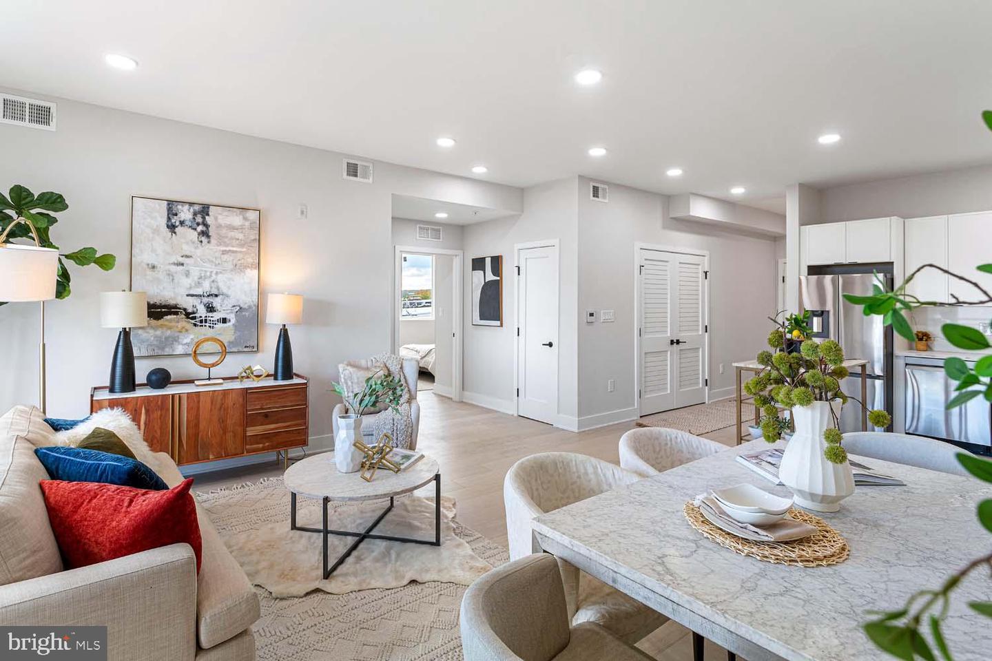 1516 East Capitol Street NE #l