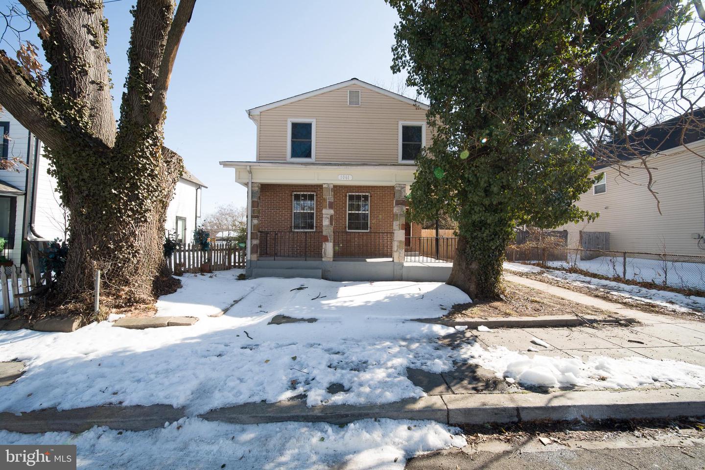 1061 48th Place NE, Washington