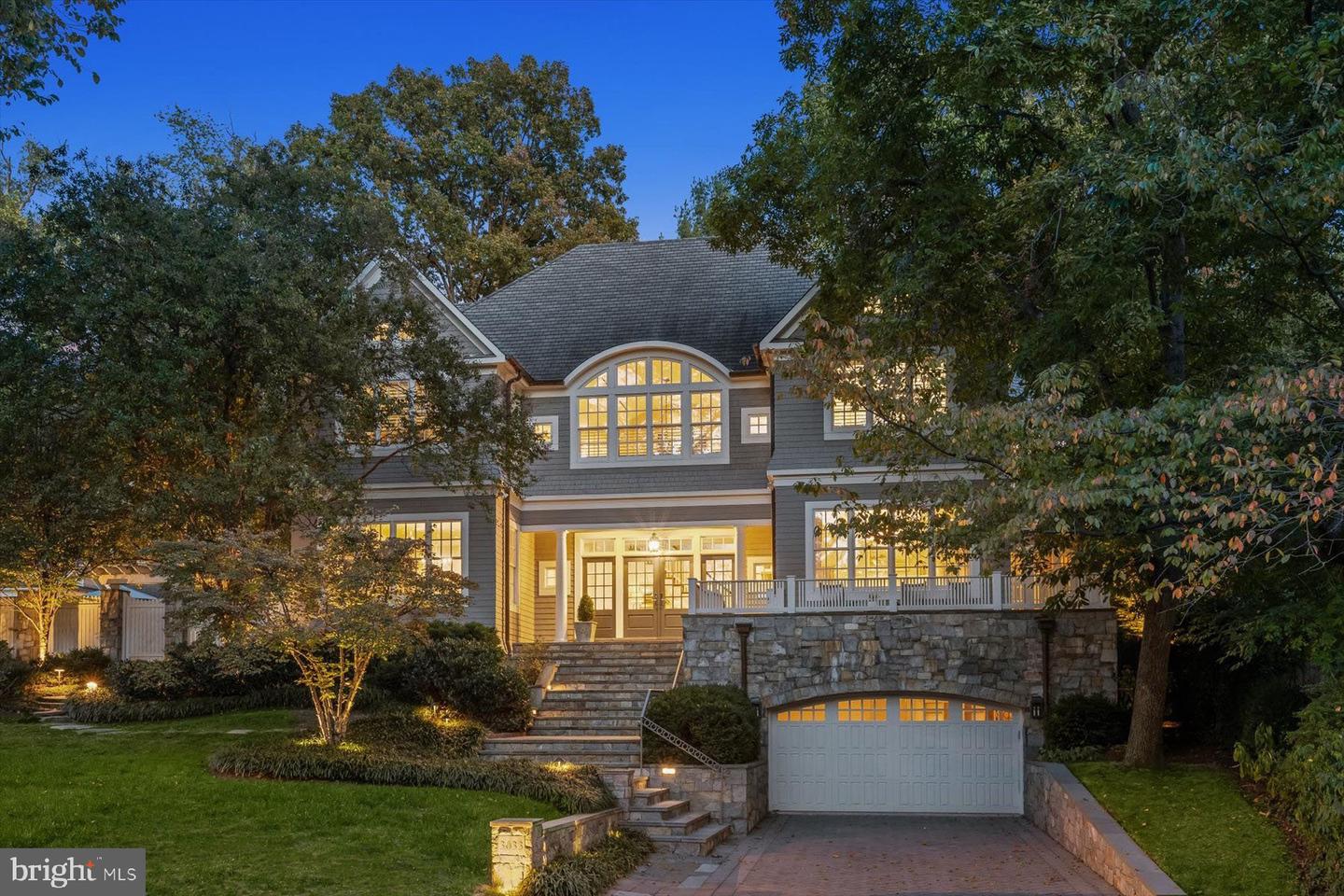 3033 University Terrace NW, Washington