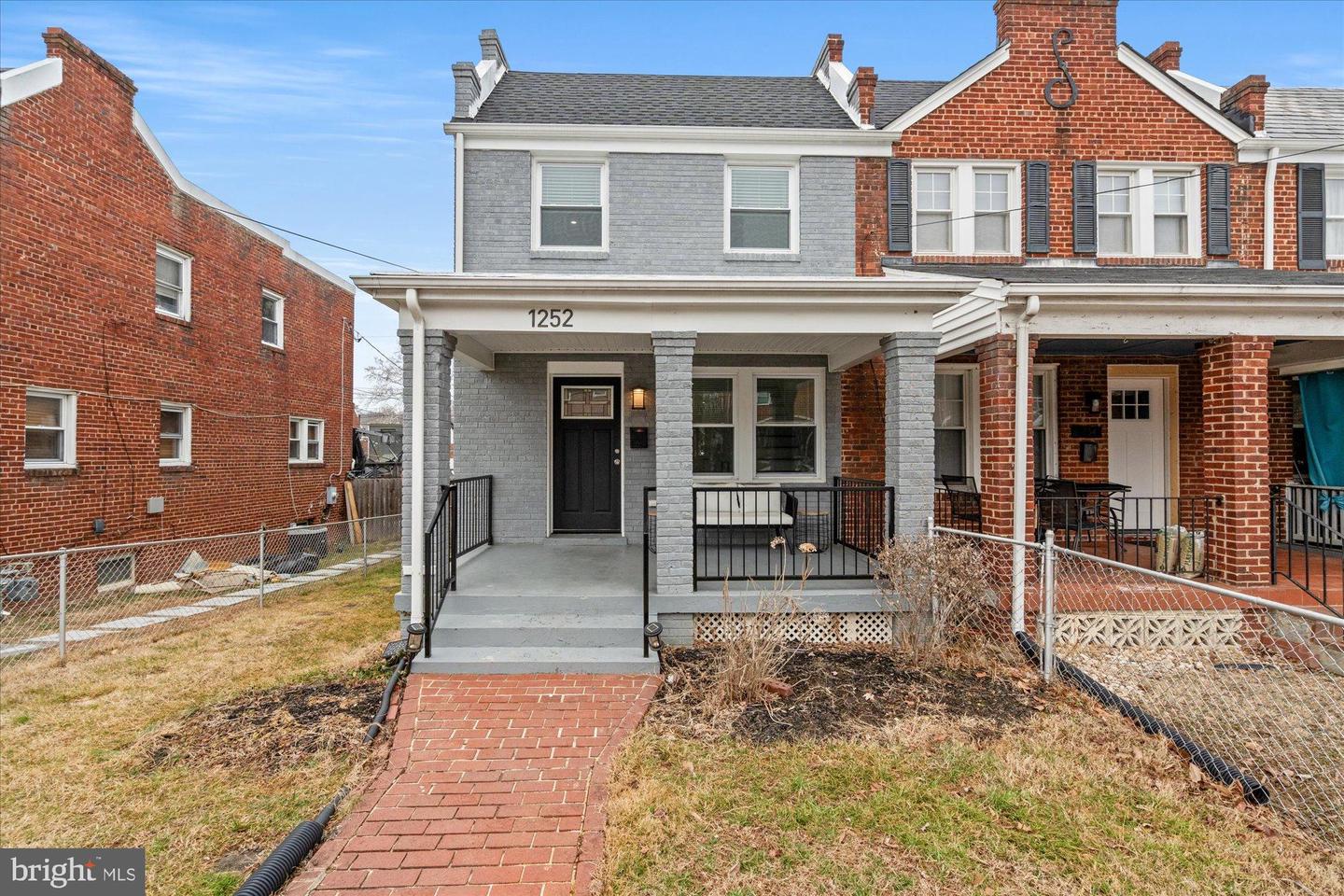 1252 Delafield Place NE, Washington