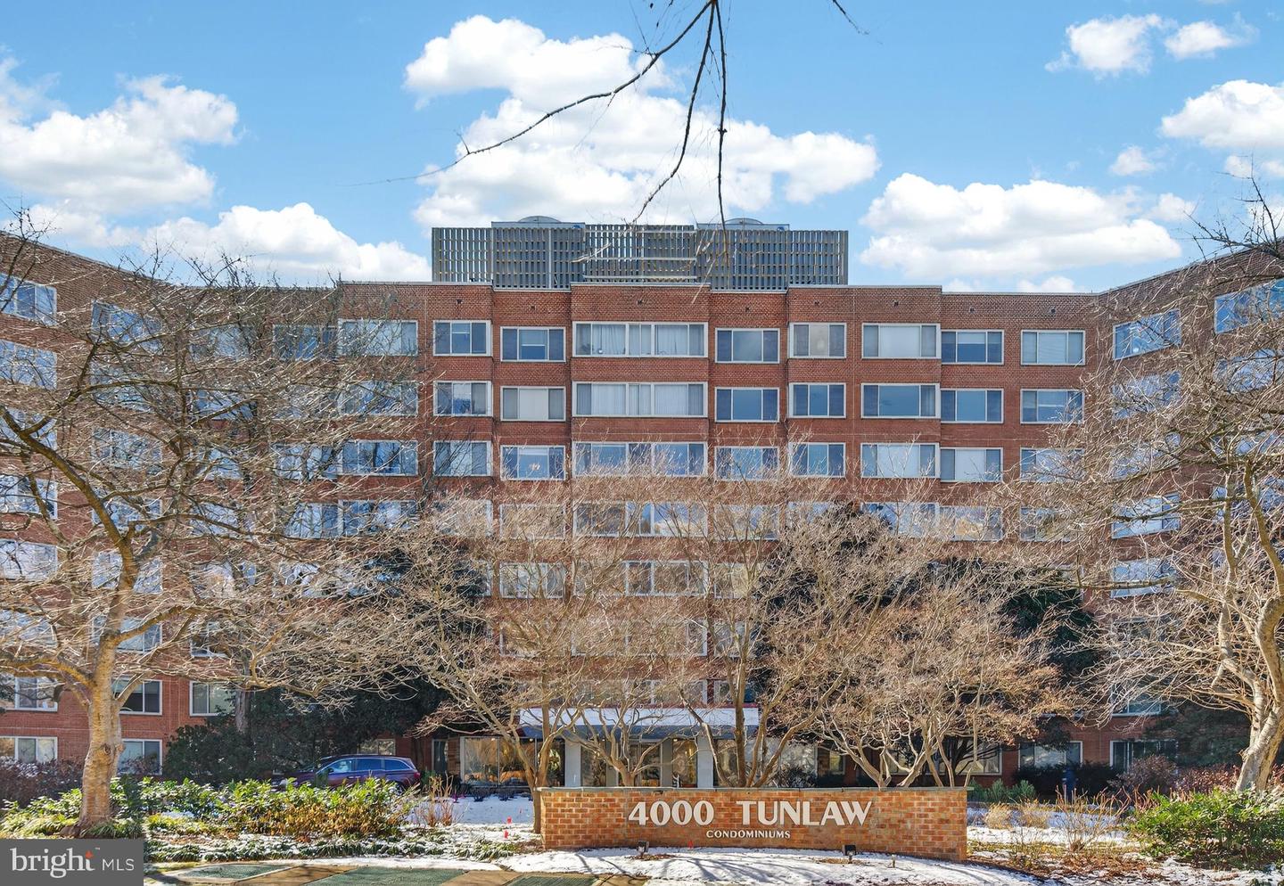 4000 Tunlaw Road NW #415