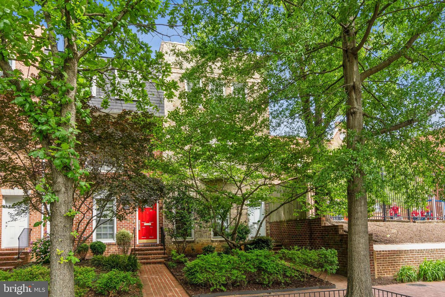 414 3rd Street SE, Washington