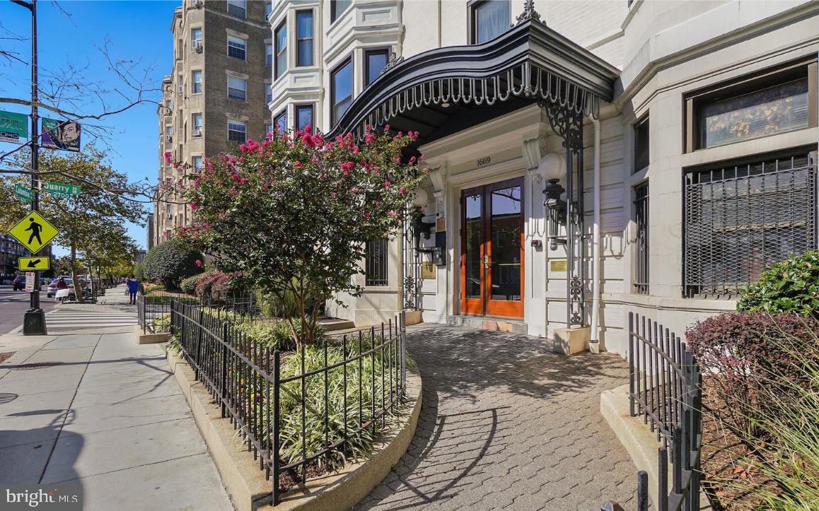 1669 Columbia Road NW #215