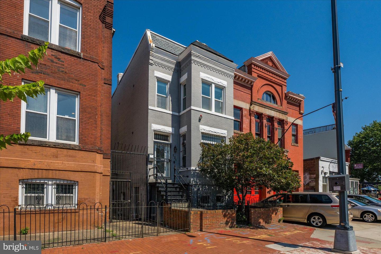 221 M Street NW