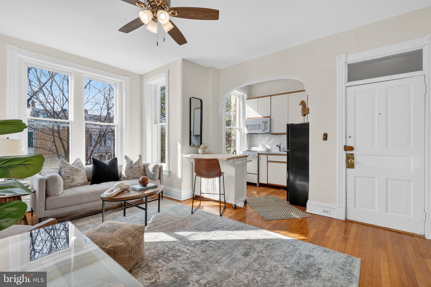 15 3rd Street NE #4