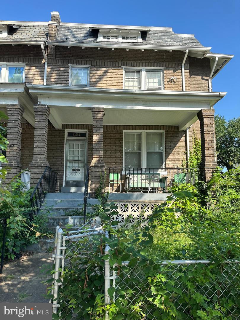 1122 Holbrook Street NE, Washington
