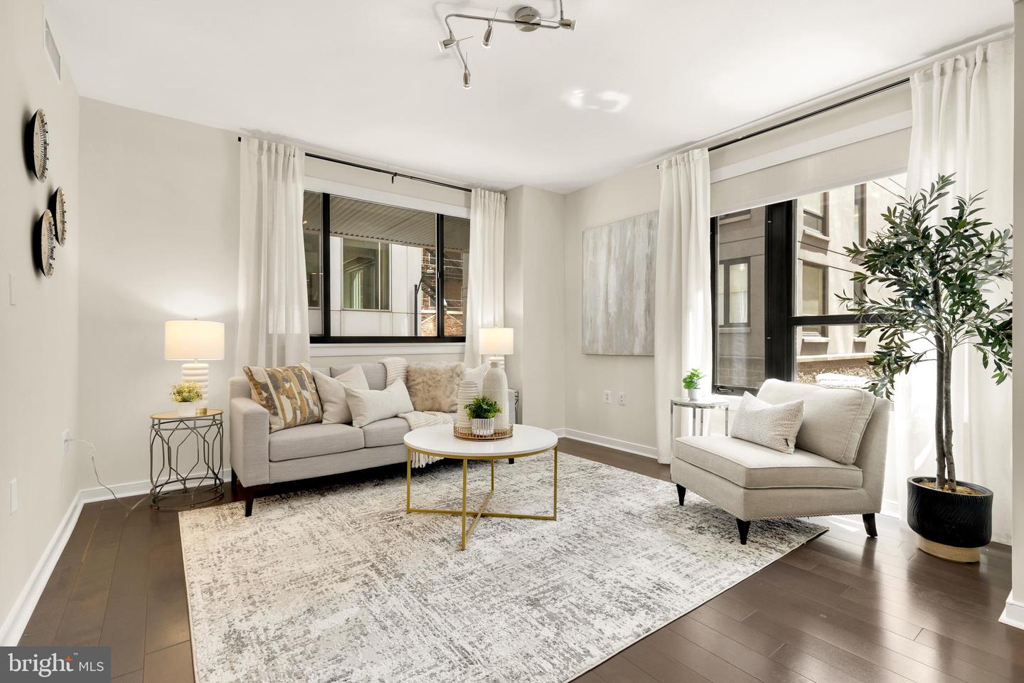 1010 Massachusetts Avenue NW #211
