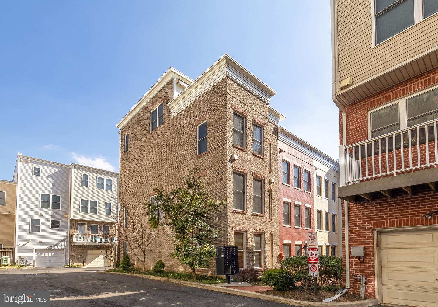 920 4th Street SE, Washington
