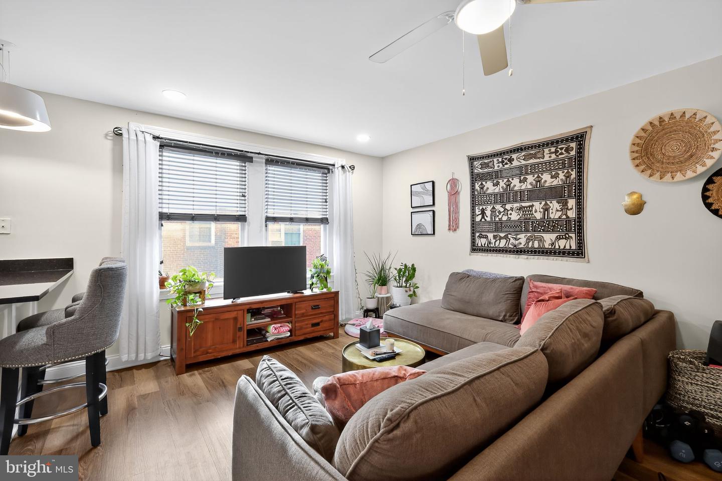 33 Kennedy Street NW #101