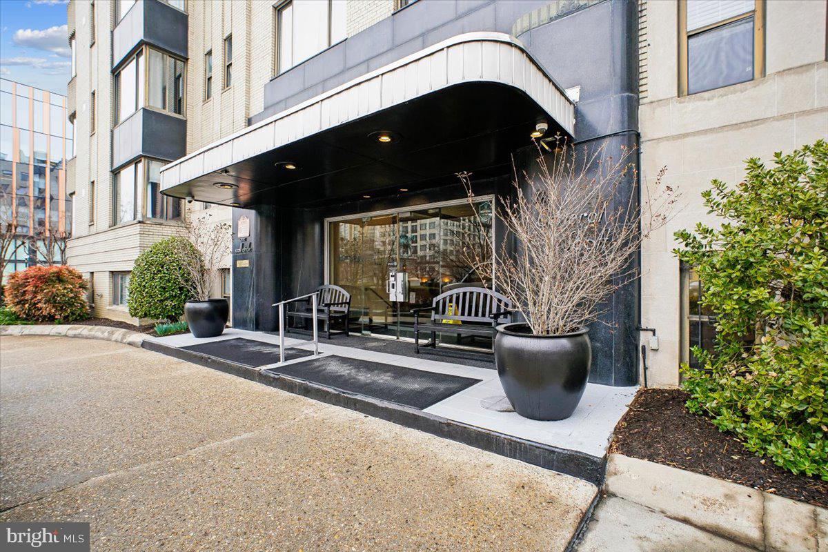 1 Scott Circle NW #818, Washington