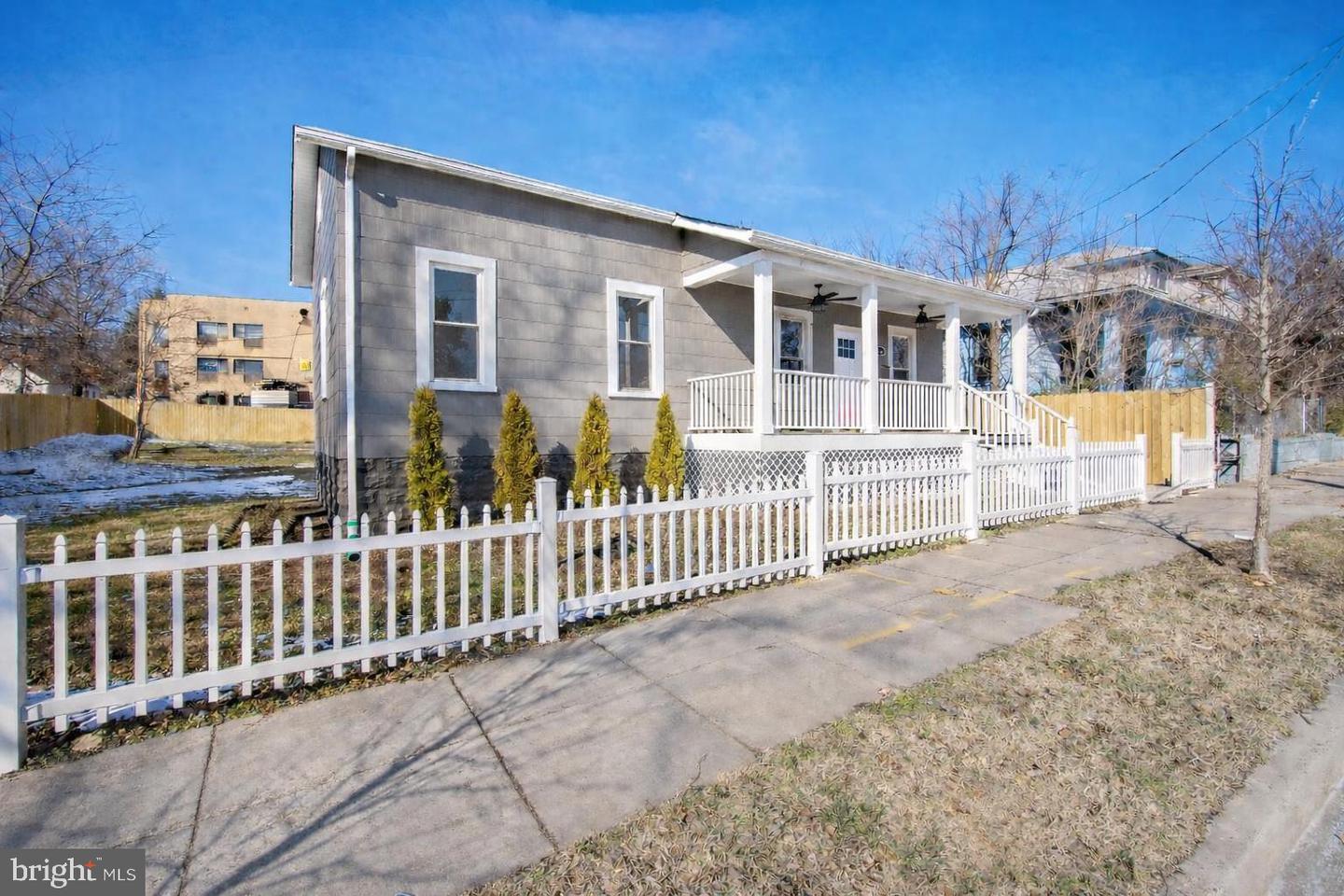 4376 Southern Avenue SE, Washington