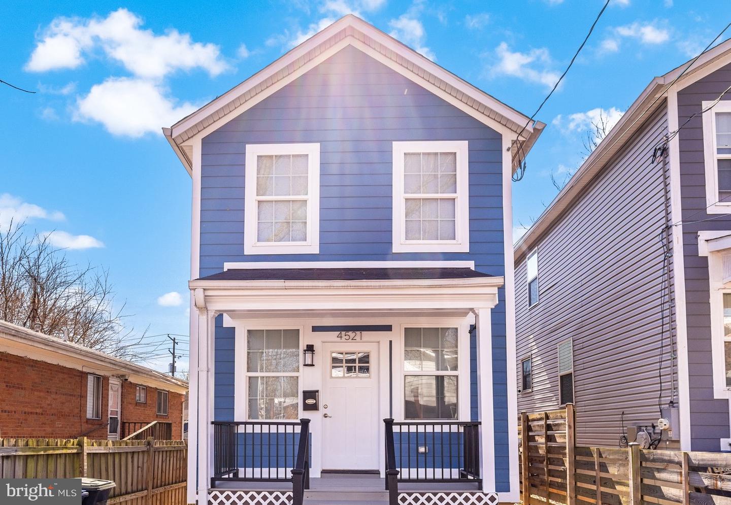 4521 Clay Street NE, Washington