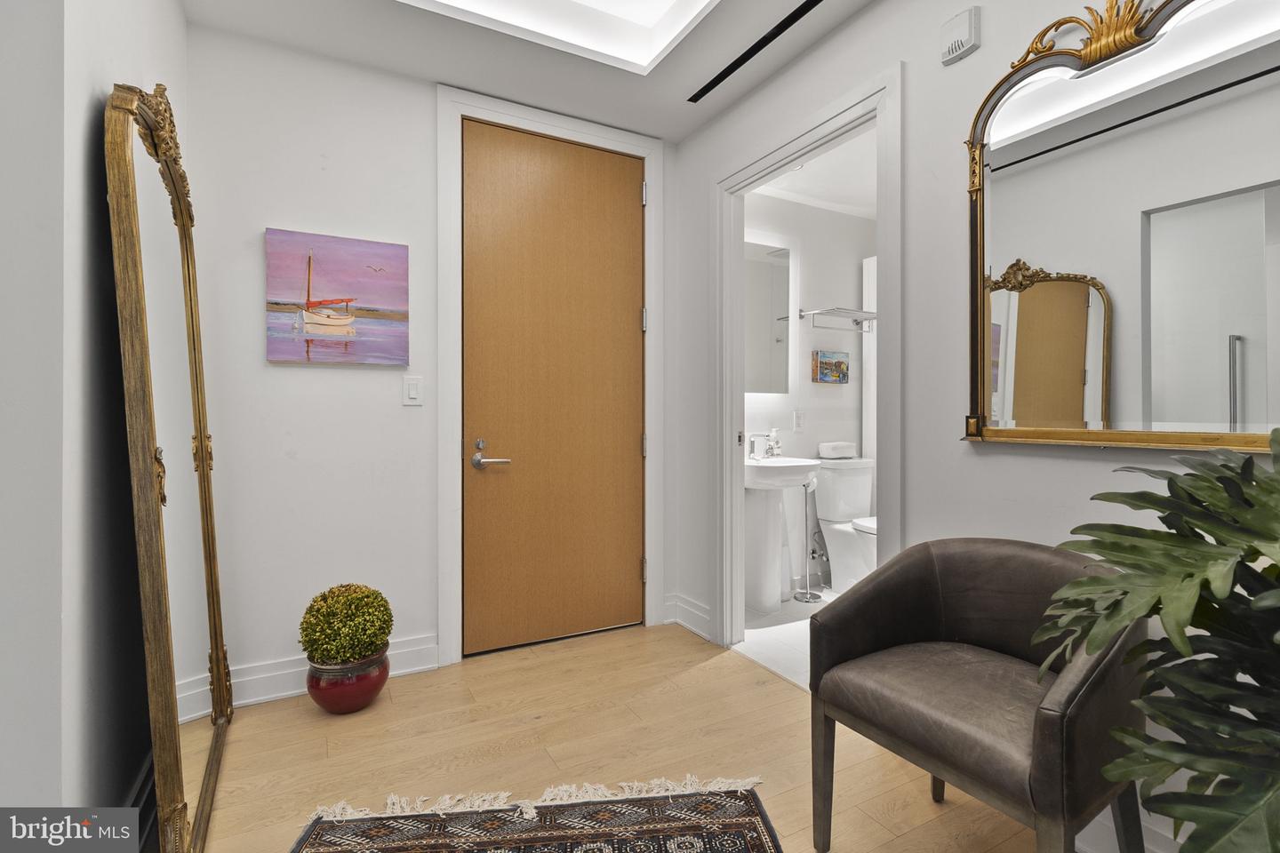 2501 M Street NW #205
