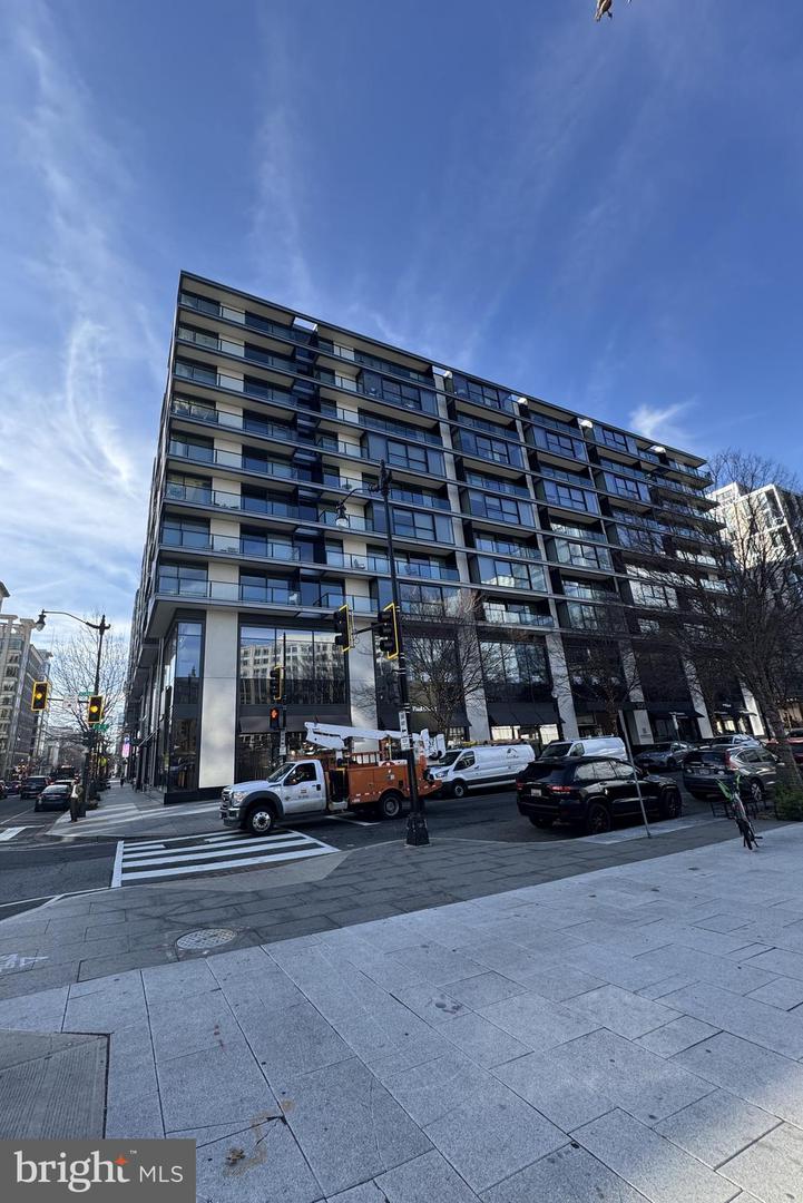 920 I St NW #504-505