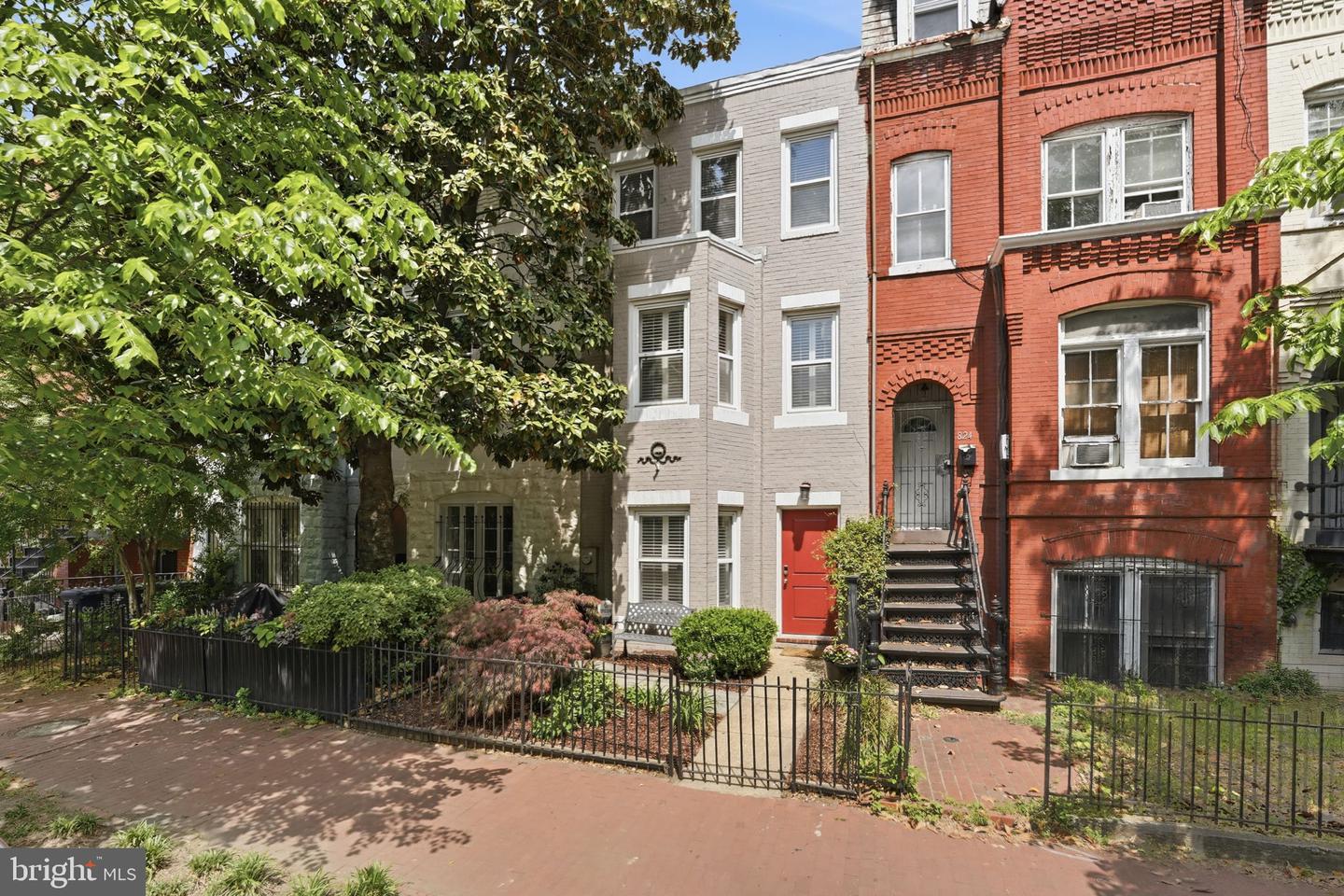 822 Constitution Avenue NE, Washington