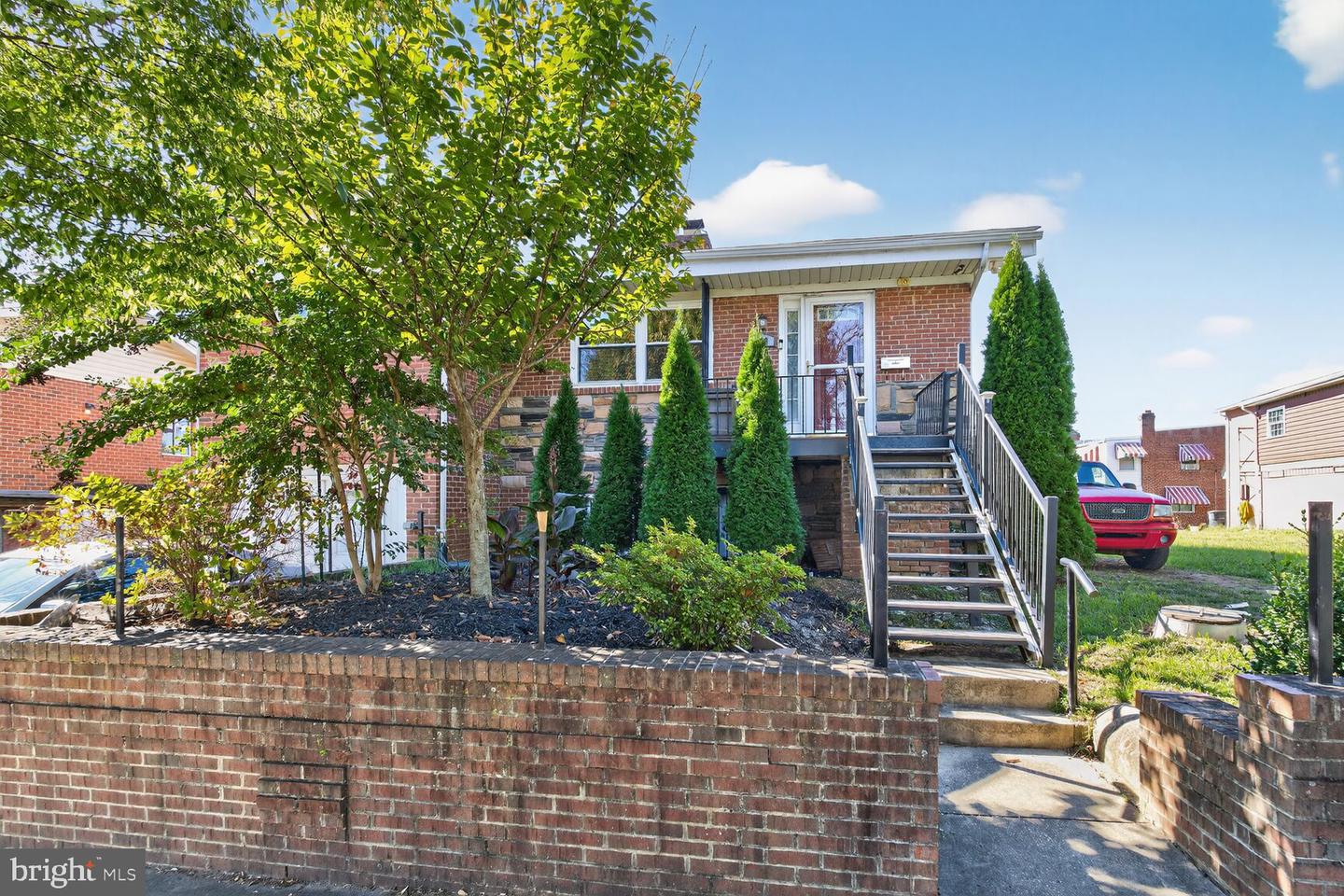 260 45th Street NE, Washington