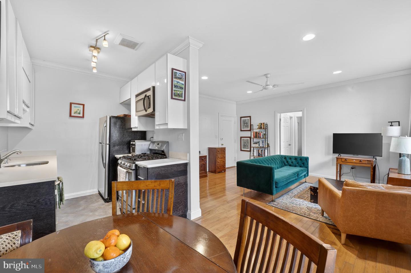 2325 42nd Street NW #104, Washington