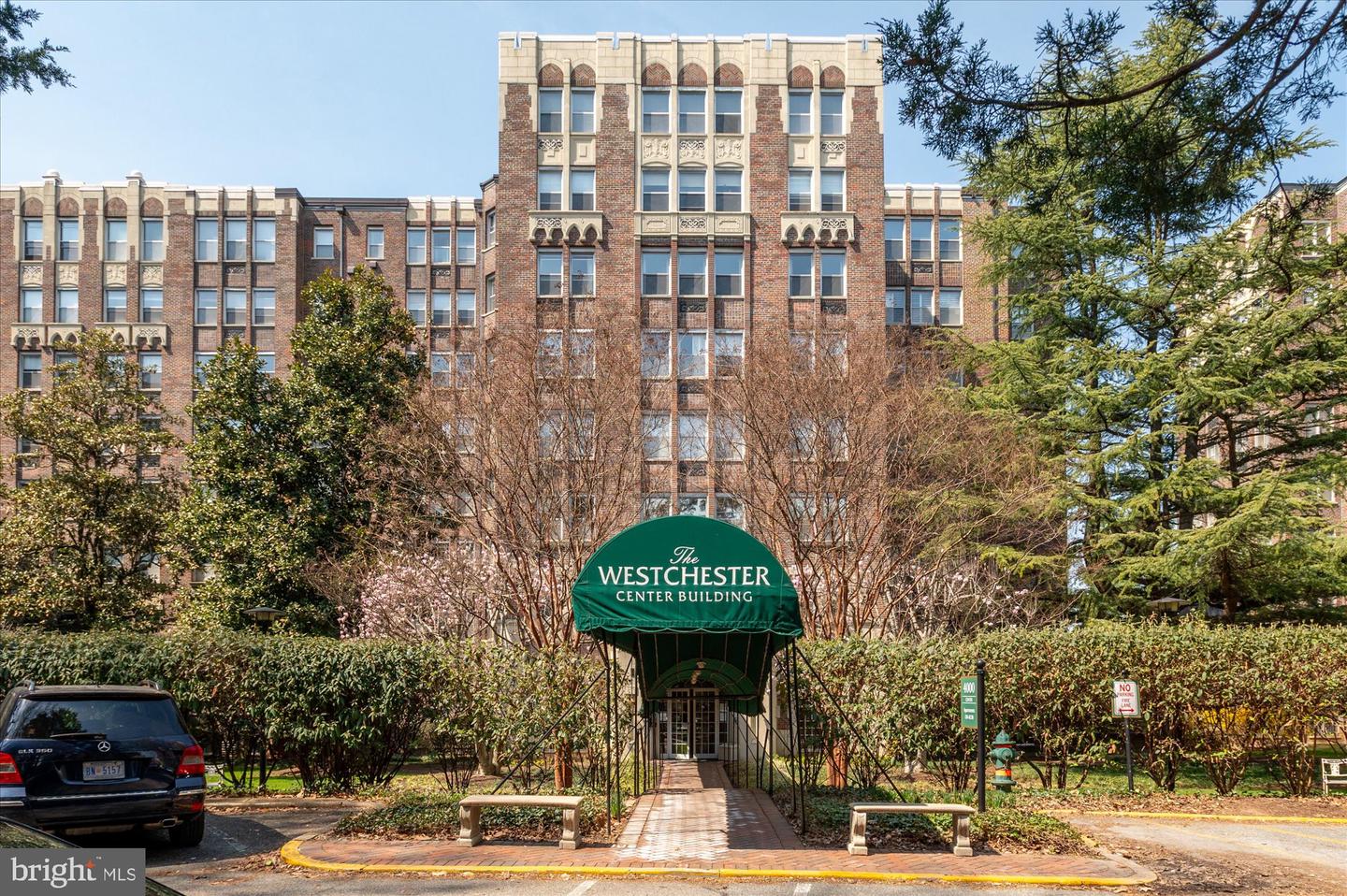 4000 Cathedral Avenue NW #18-19b