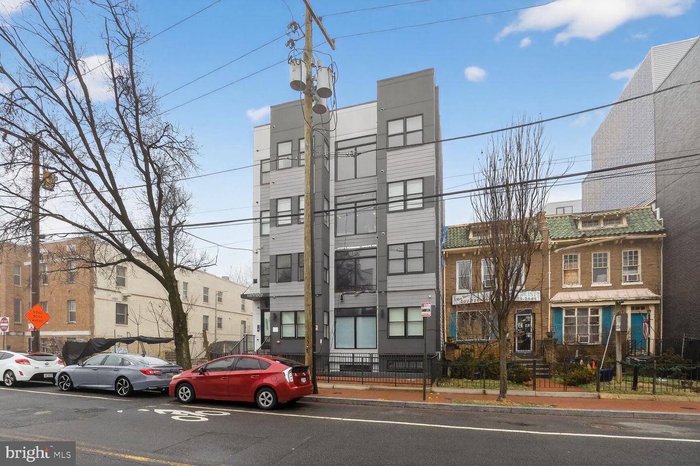 927 Kennedy Street NW #b02
