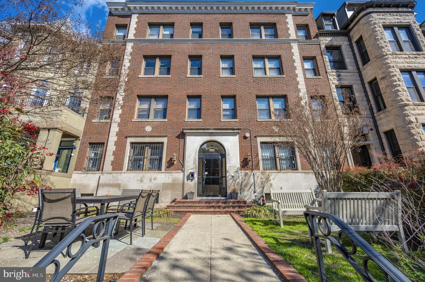 1321 NW Fairmont Street NW #1