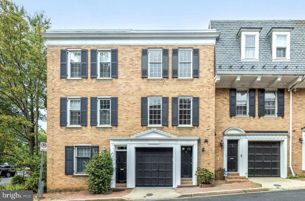 2535 Queen Annes Lane NW
