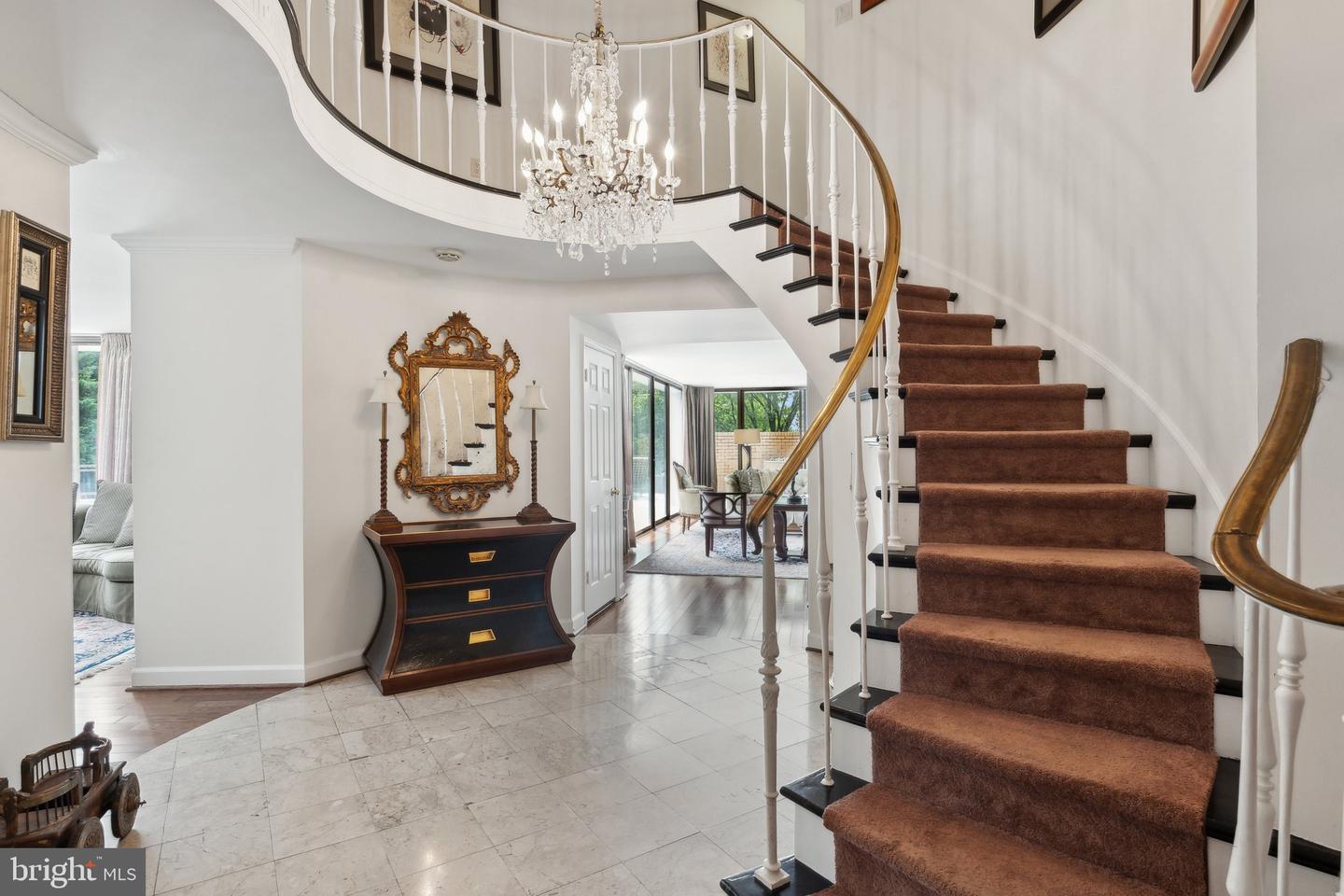 4200 Massachusetts Avenue NW #106