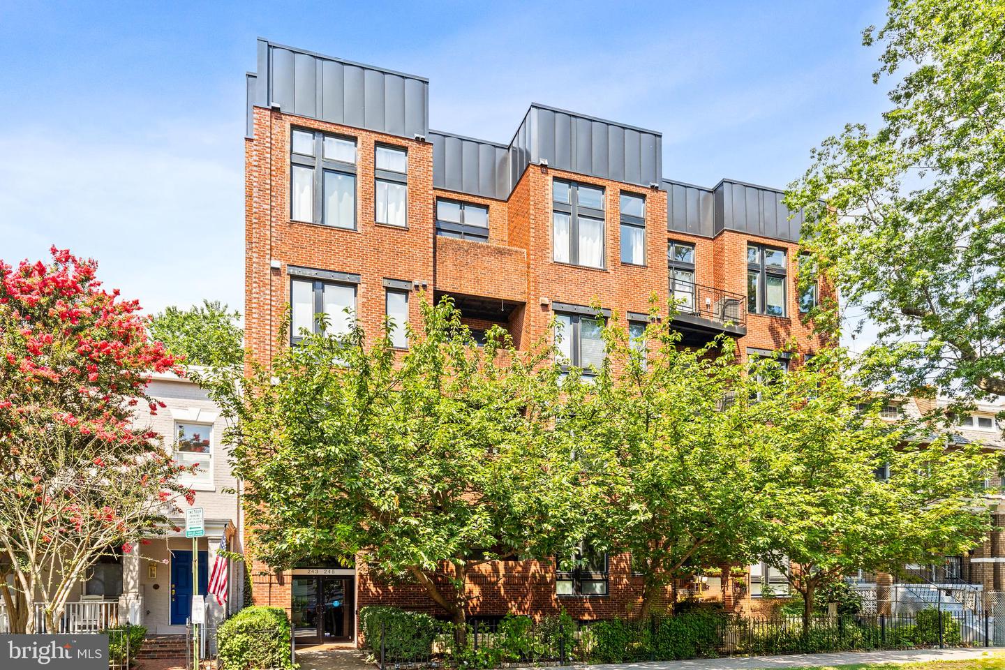 245 15th Street SE #105