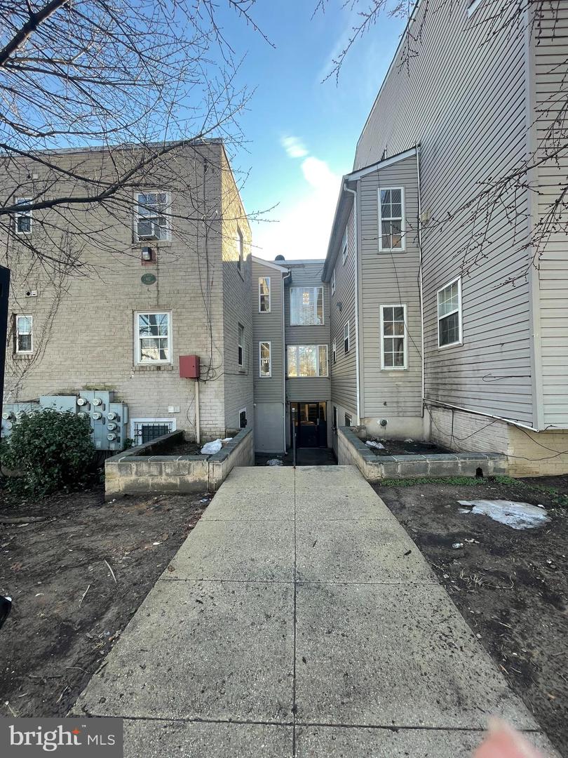 612 Eastern Avenue NE #c02, Washington