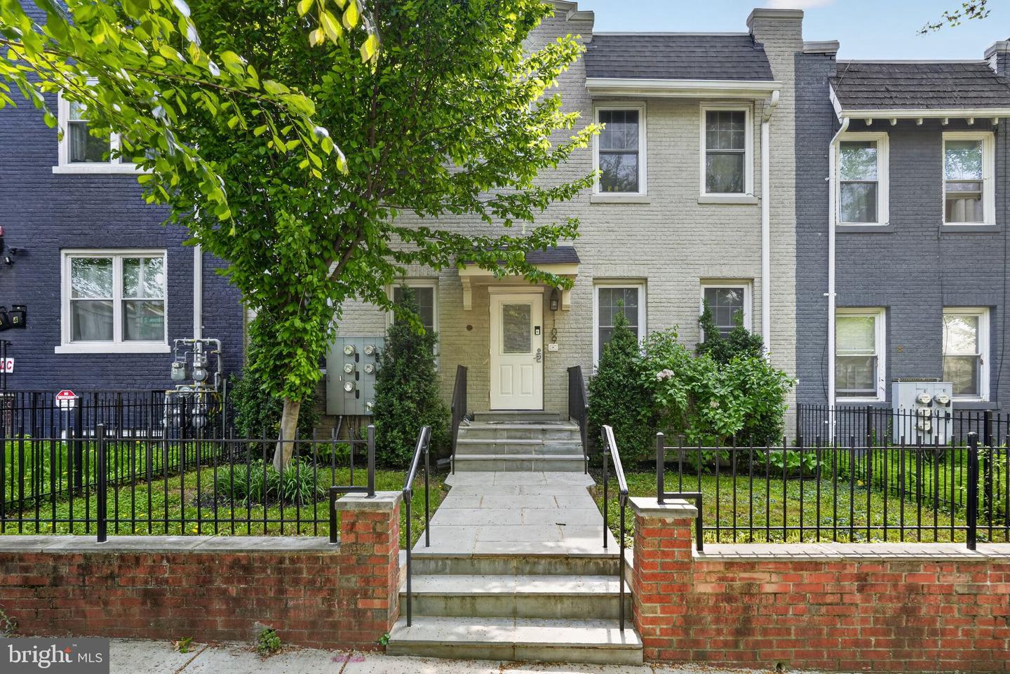 1109 Holbrook Terrace NE #1