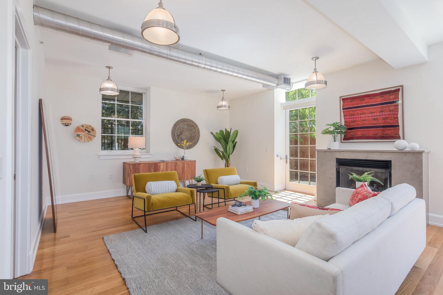 215 I Street NE #105