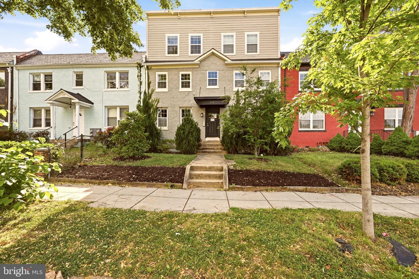 218 20th Street NE #3