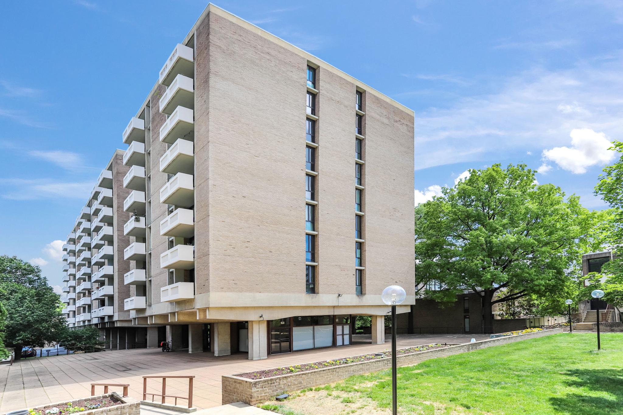 240 M Street SW #e214