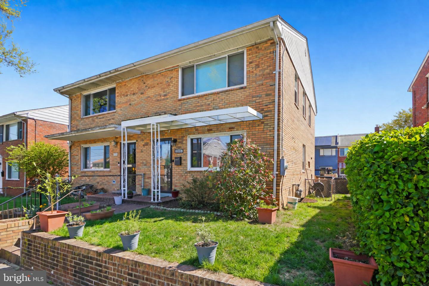 715 Delafield Street NE, Washington