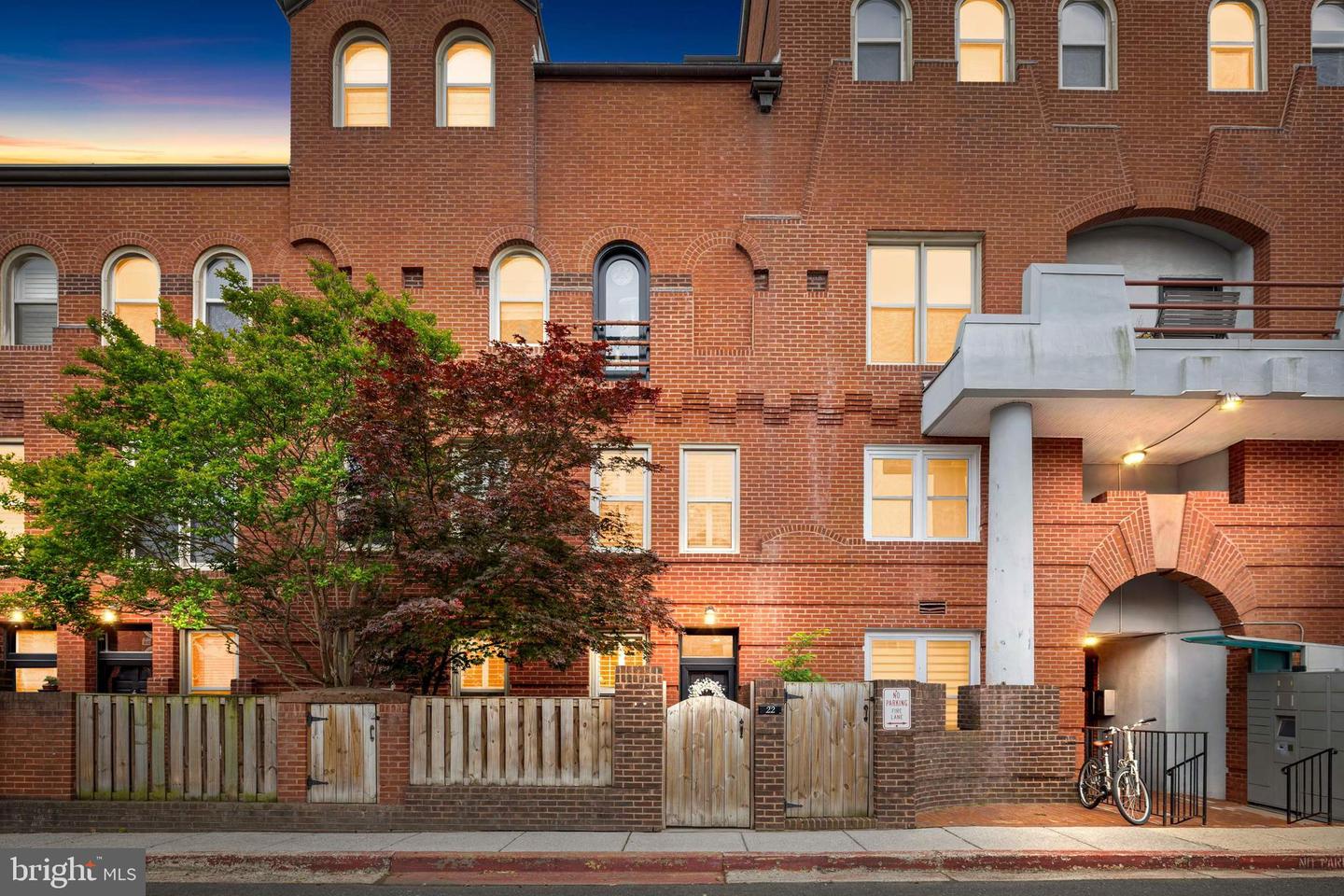 22 15th Street NE #22, Washington