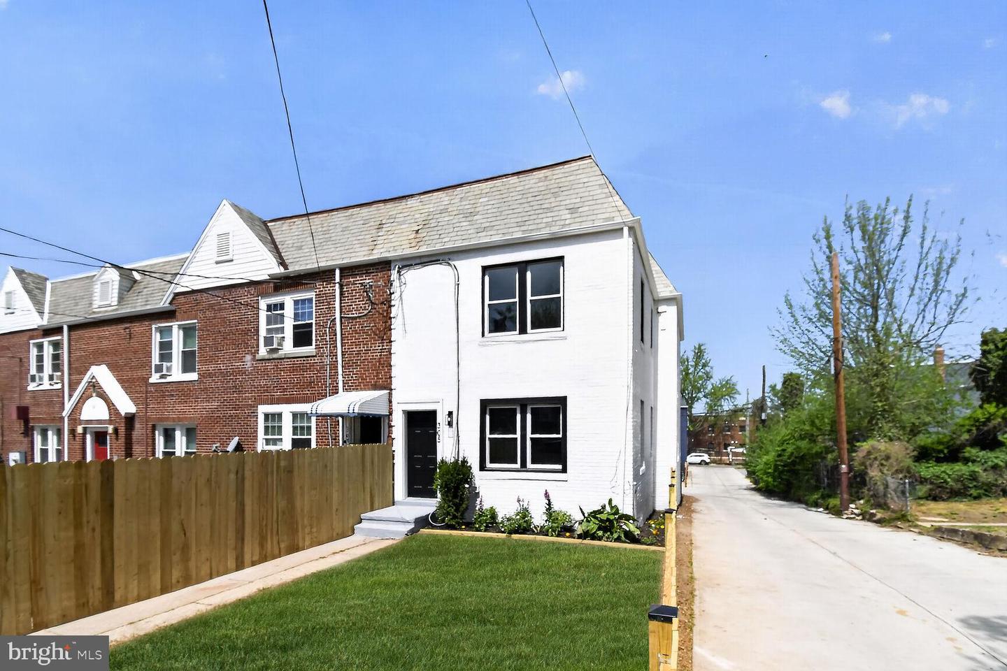 305 Decatur Street NW