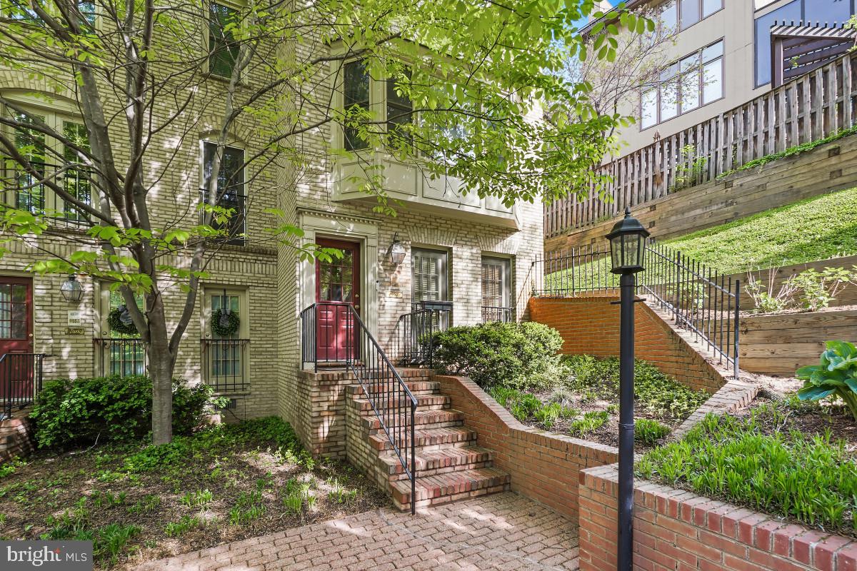 4607 Macarthur Boulevard NW #b, Washington