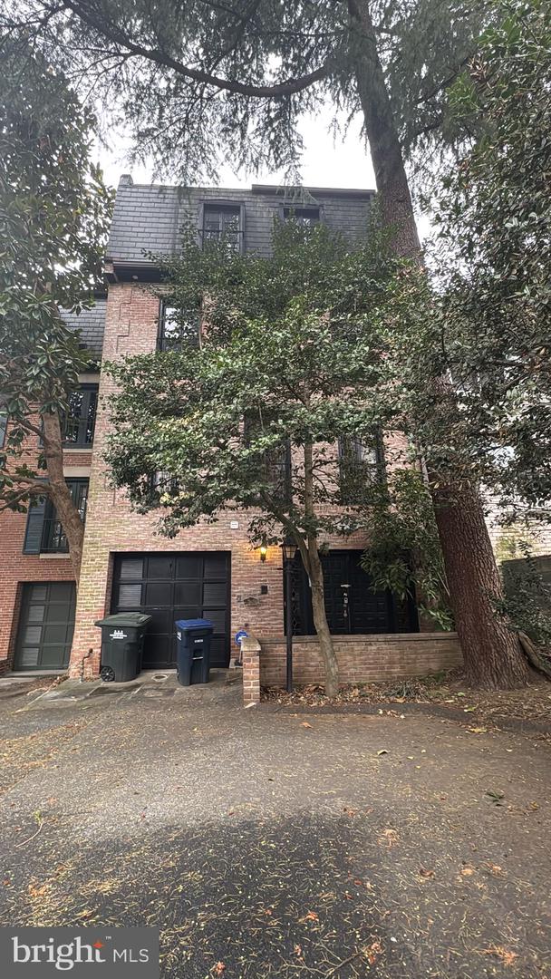 2142 Cathedral Avenue NW, Washington
