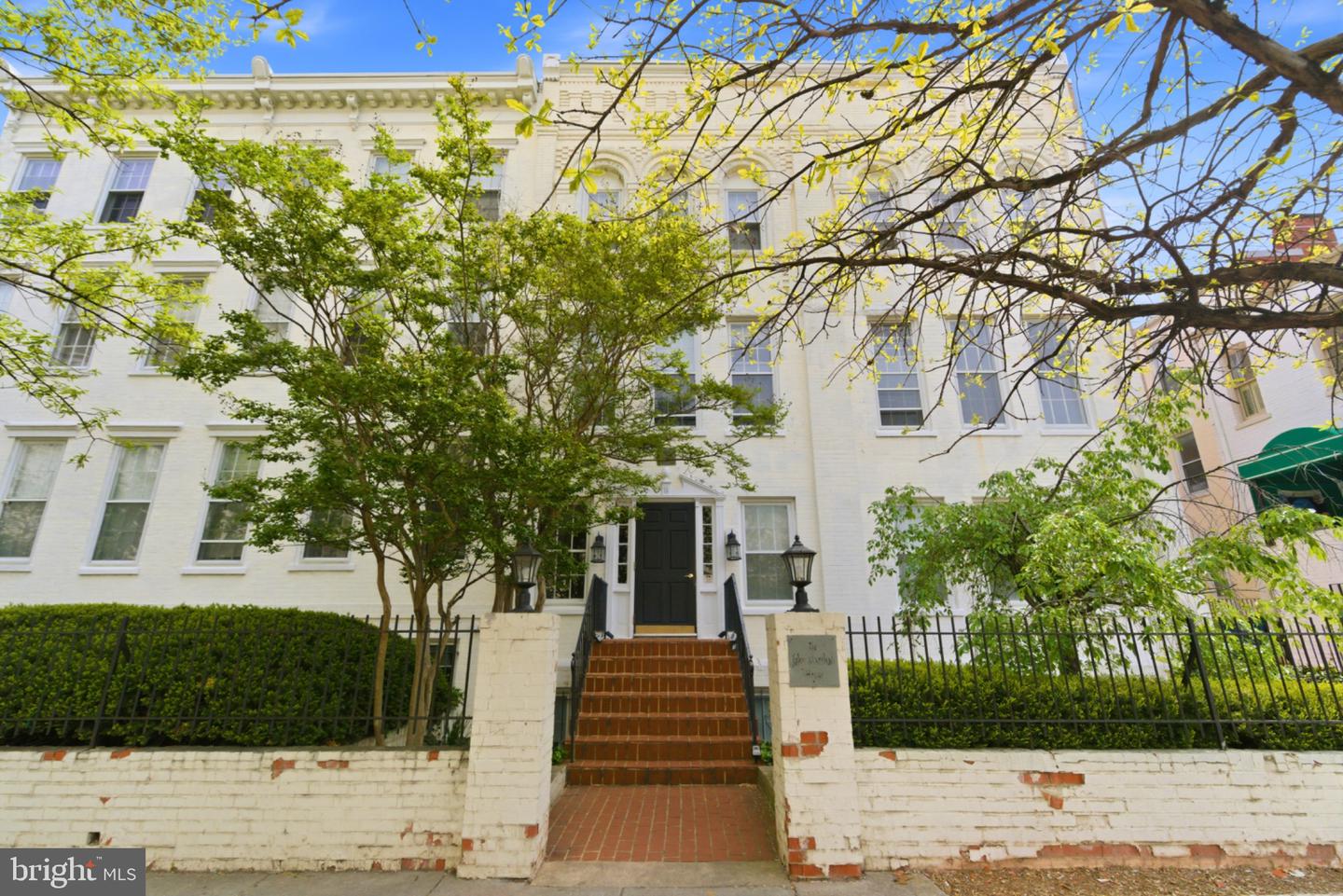 11 2nd Street NE #108