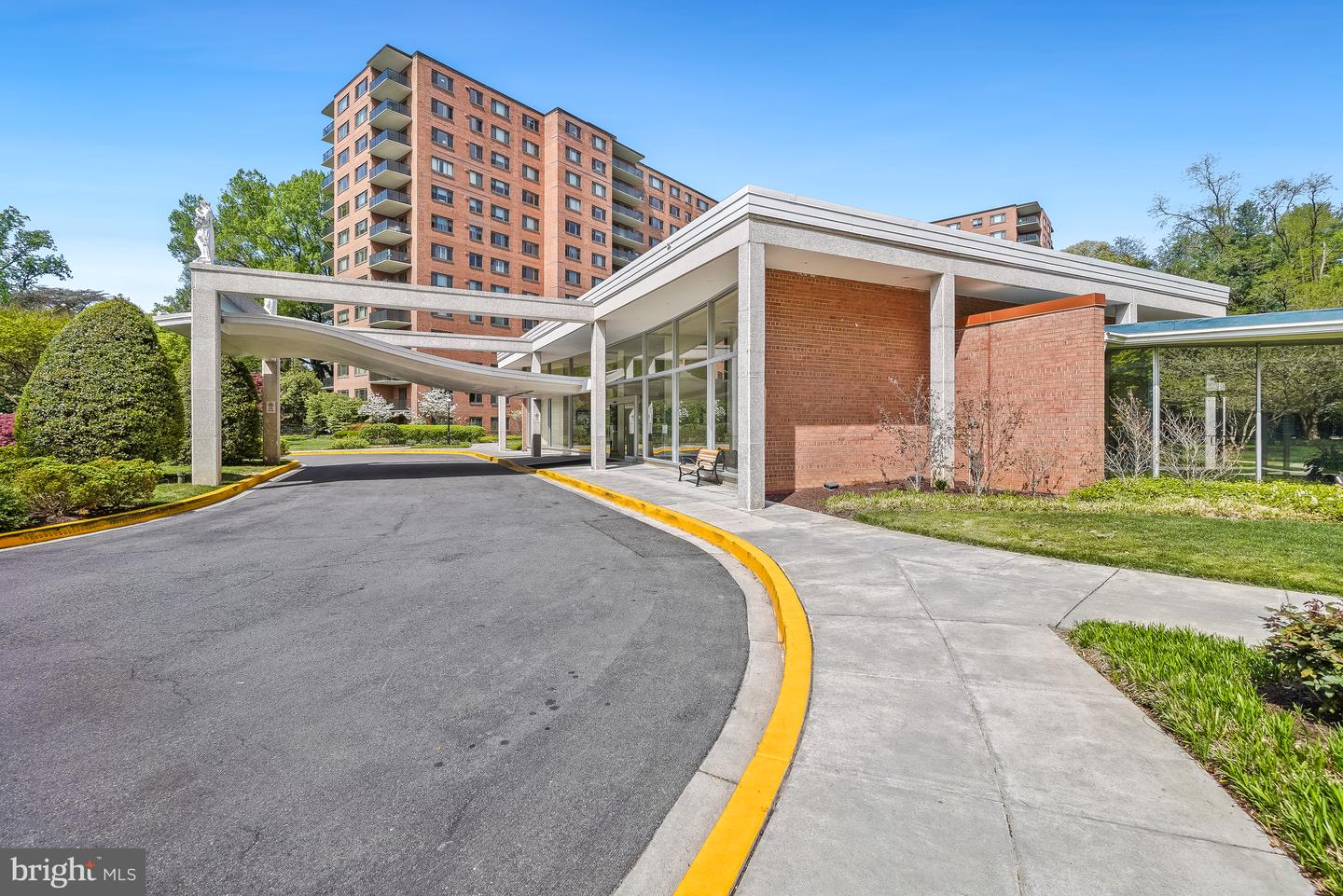 4201 Cathedral Avenue NW #403e