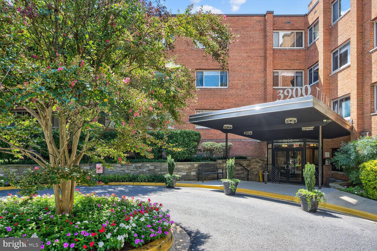 3900 Tunlaw Road NW #206