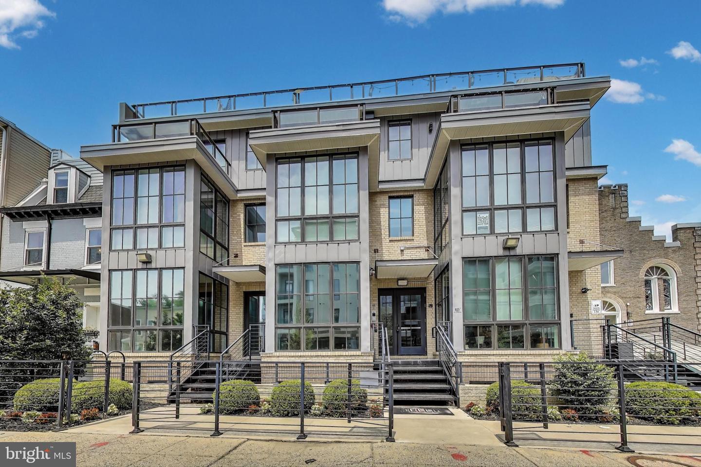 625 Park Road NW #206