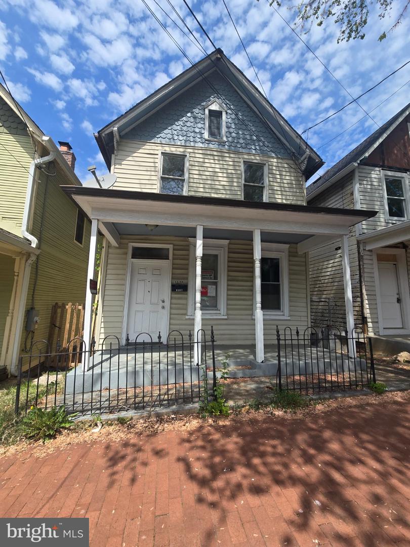 1520 W Street SE
