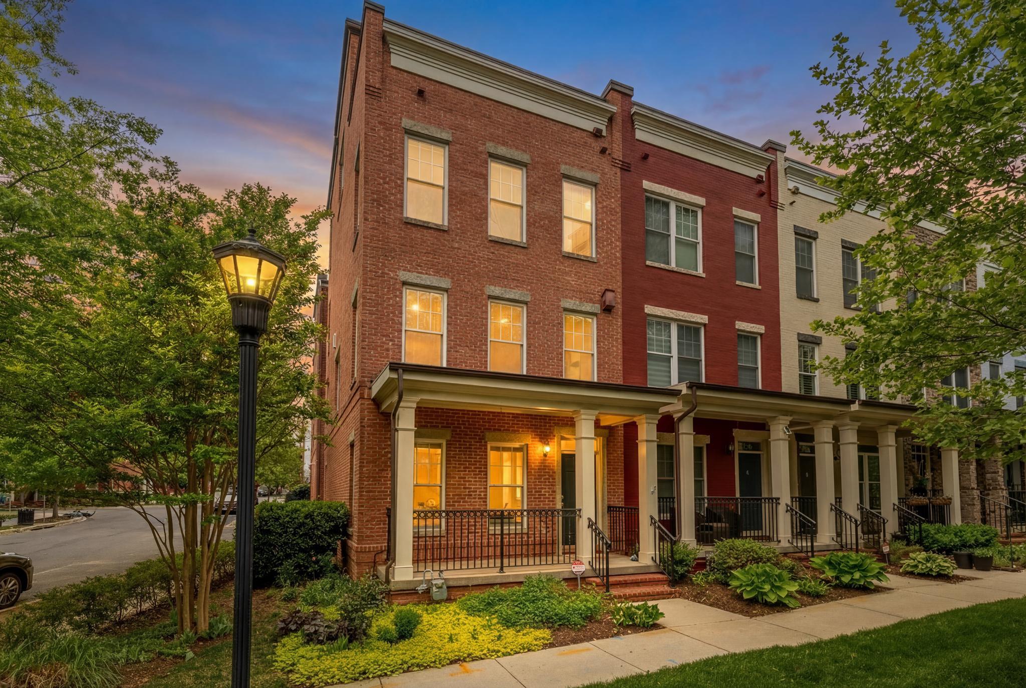626 Regent Place NE, Washington