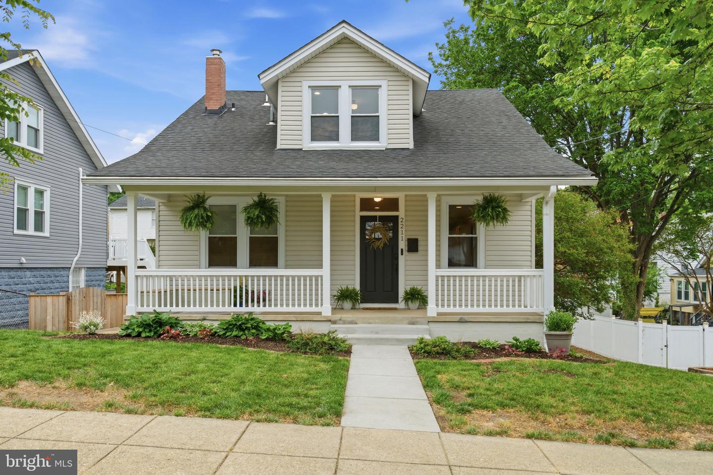 2211 R Street SE, Washington